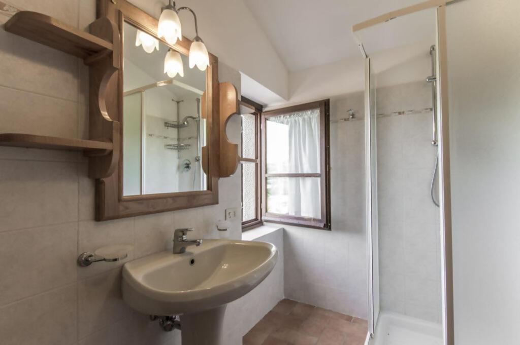 Agriturismo Podere La Casaccia ポッピ エクステリア 写真